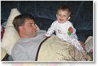 20070629Riley 001 * Attacking Daddy again * 1779 x 1186 * (498KB)